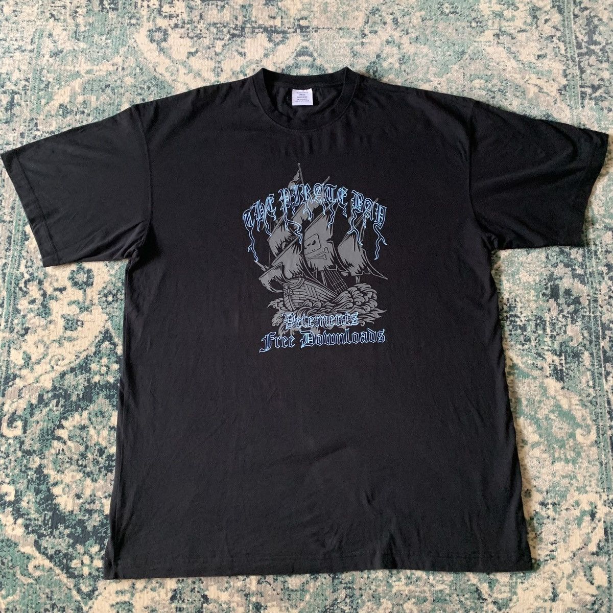 VETEMENTS Pirate Tシャツ Vetements Pirate Bay T Shirt from SS20 | Depop