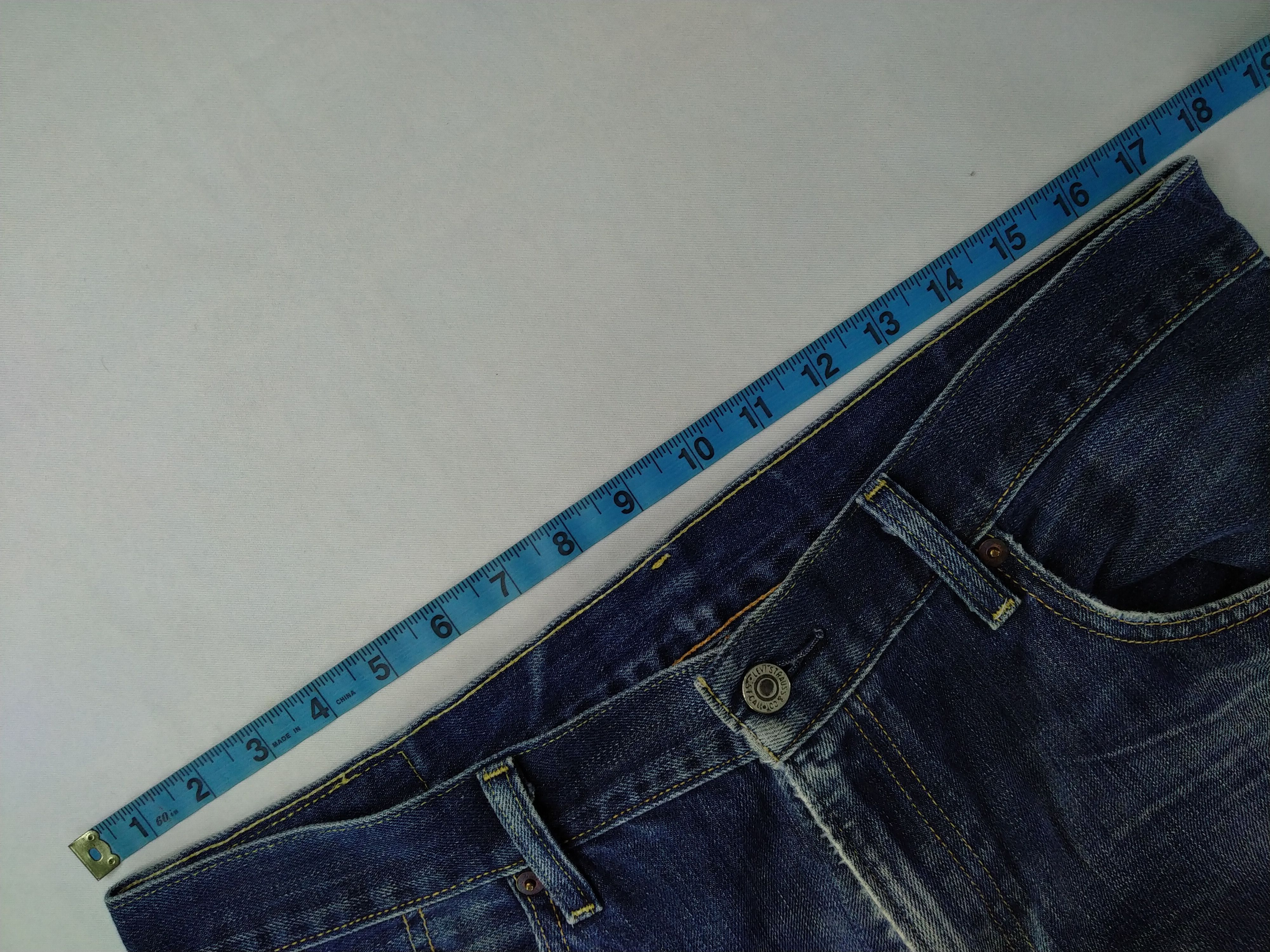 Levi's Distressed Vintage Levi's 505 Jeans 35x30.5 Denim JN1012 Size US 35 - 5 Thumbnail