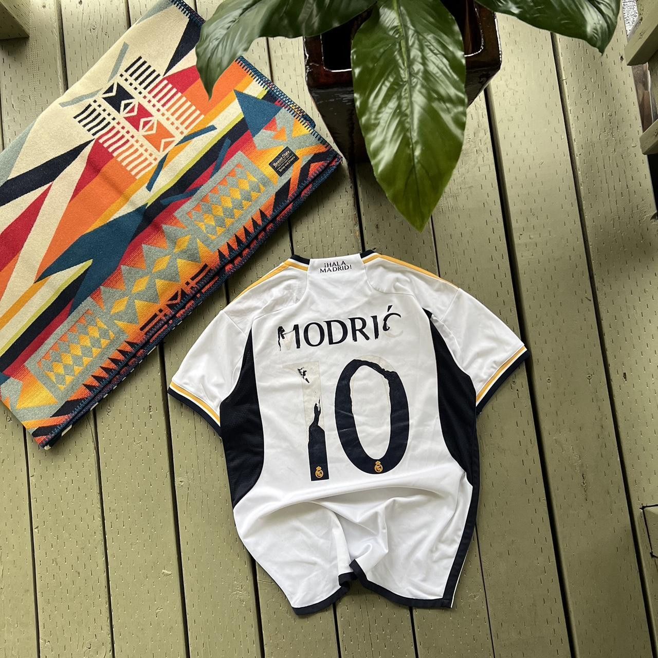 Adidas Modric Real Madrid Jersey Home Football jersey Adidas Size US M / EU 48-50 / 2 - 3 Thumbnail