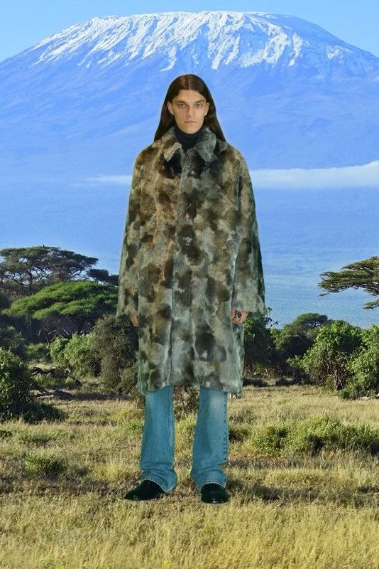 Balenciaga SPRING 2019 RUNWAY FAKE FURE COAT Size US M / EU 48-50 / 2 - 1 Thumbnail