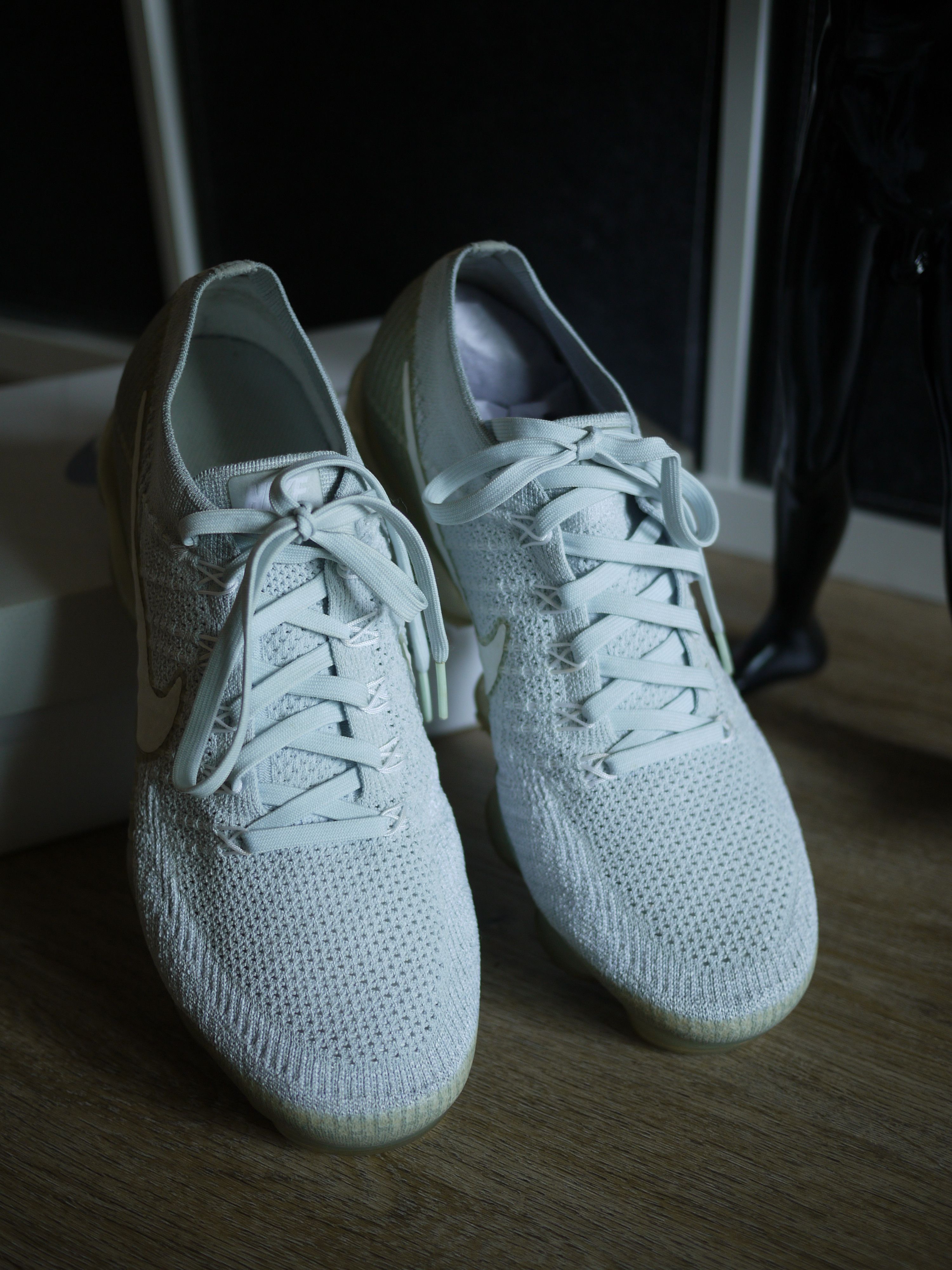 Nike NIKE AIR VAPORMAX OG PLATINUM '17 Size US 10 / EU 43 - 3 Thumbnail