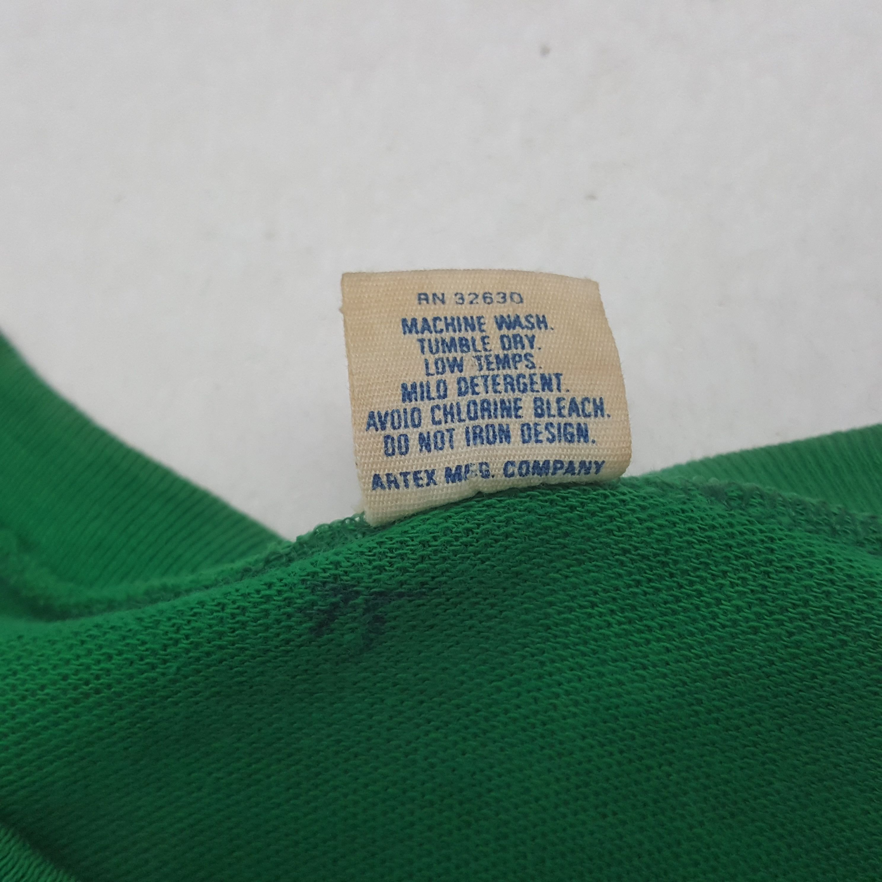 Artek Vintage 90’s Azura Pacific University Tshirt Size US S / EU 44-46 / 1 - 5 Thumbnail