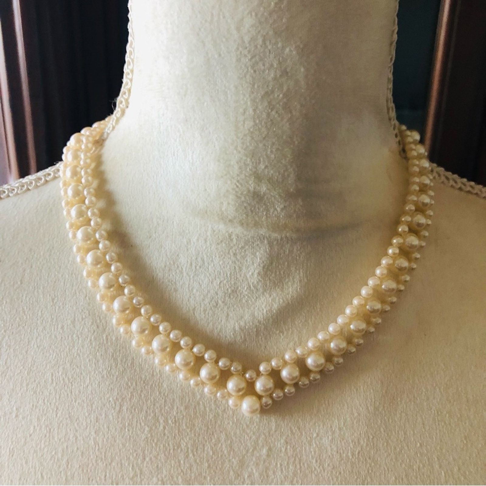 Vintage Vintage braided v shape cream tone beaded necklace Size ONE SIZE - 2 Thumbnail