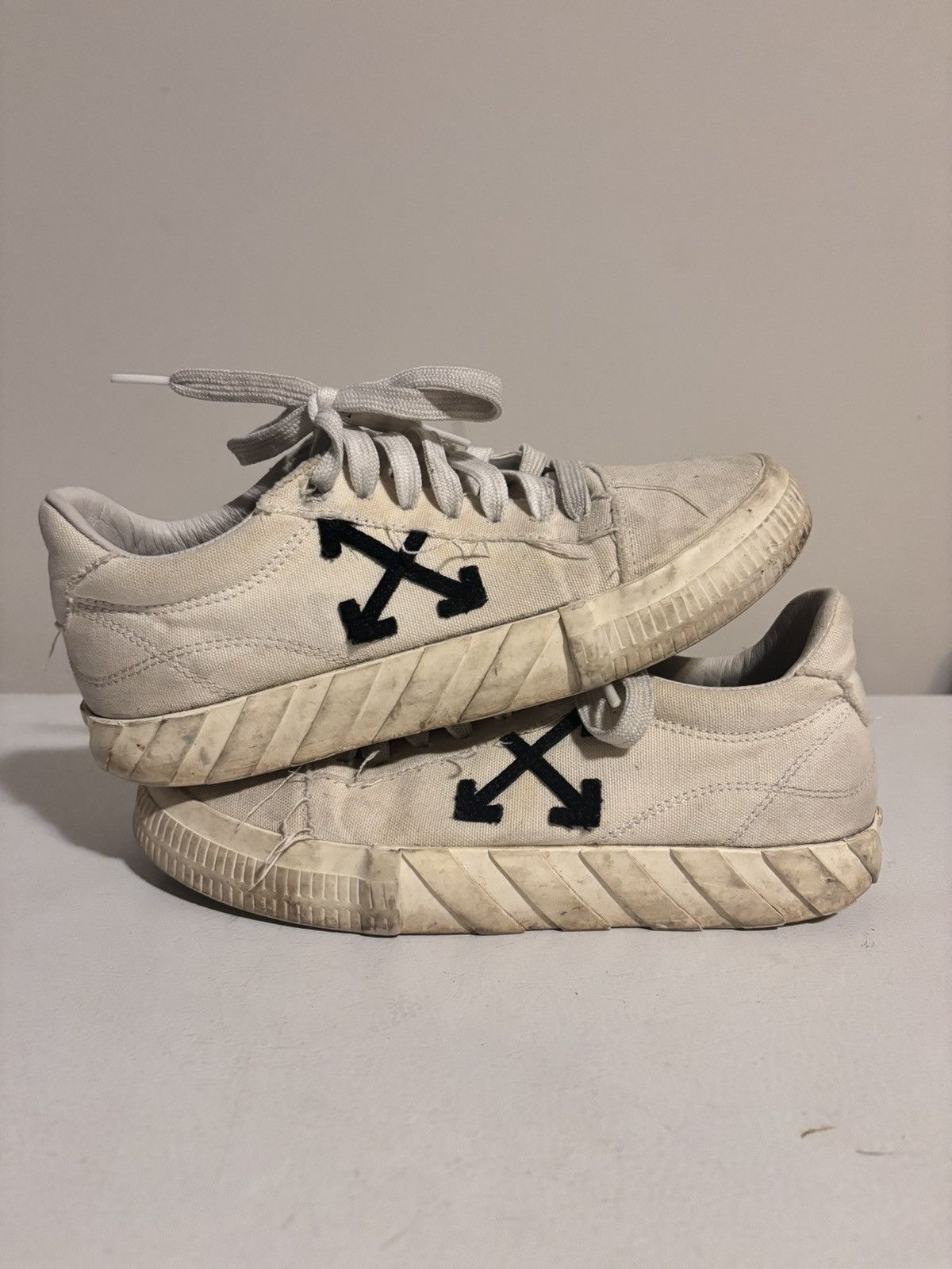 Off-White Off-White Vulcanized Sneakers Size US 6.5 / EU 39-40 - 1 Thumbnail