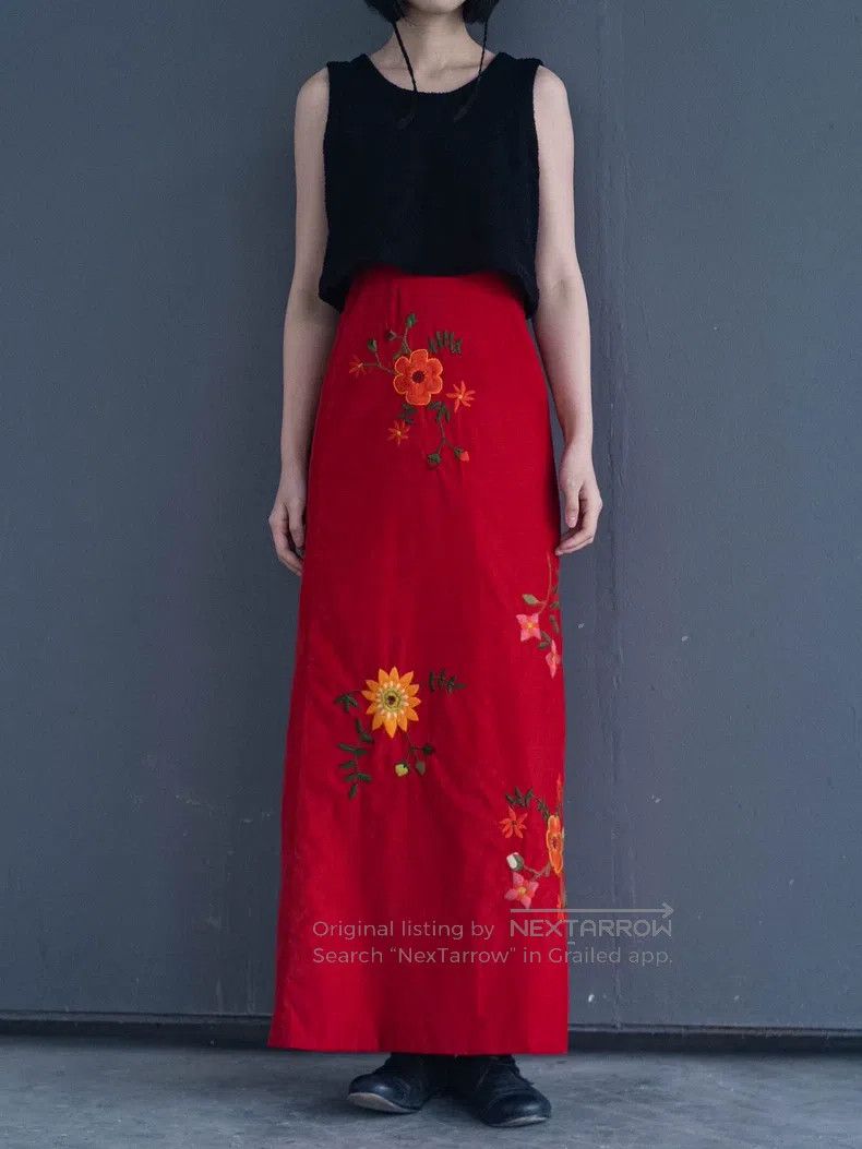 Kenzo Kenzo Red velvet floral embroidered skirt Size 24" / US 00 / IT 34 - 3 Thumbnail
