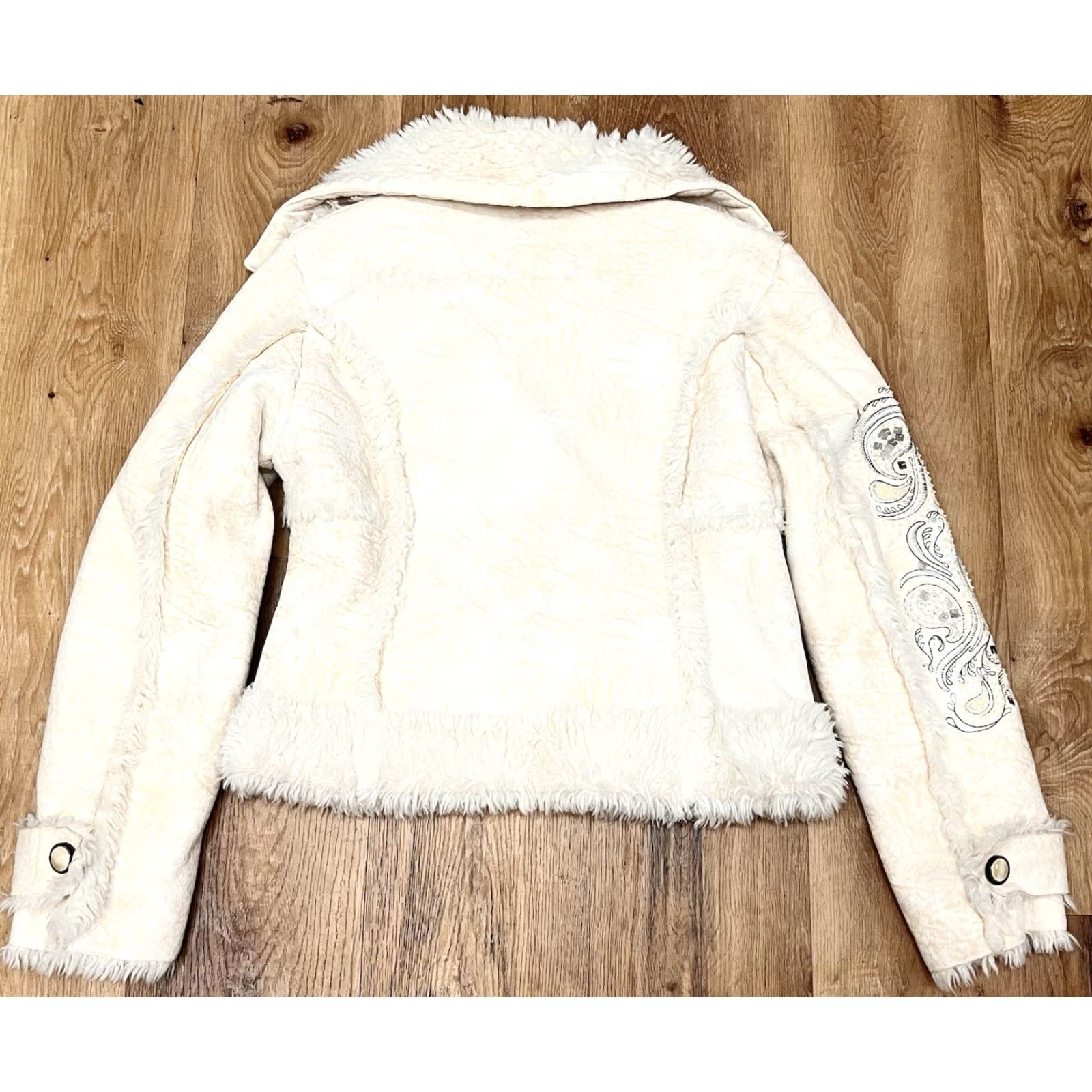 Vintage VINTAGE Wilson’s Leather Jacket Beiges Faux Suede Fur Trim Embroidered Sleeve L Women’s 90s Boho Western Y2K Size L / US 10 / IT 46 - 6 Thumbnail
