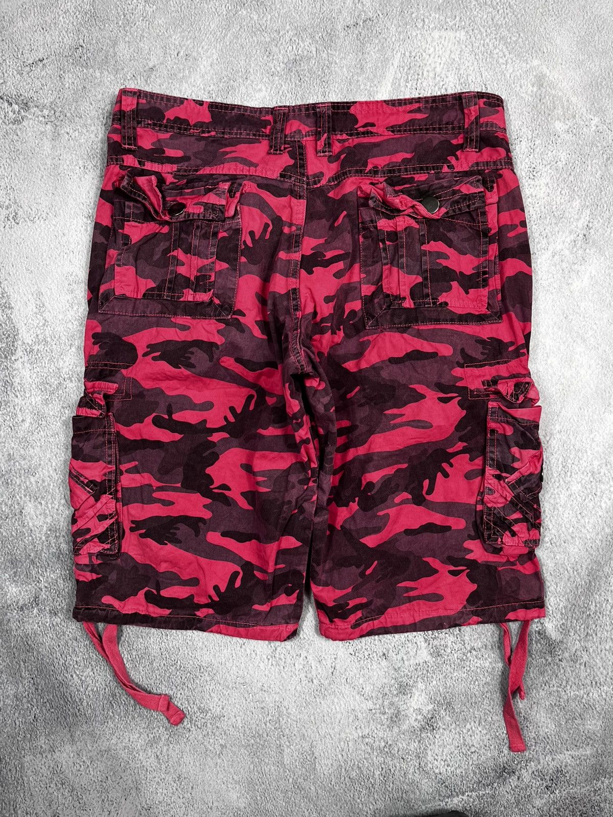 Vintage Vintage Y2K pink camo shorts streetwear outdoor Size US 30 / EU 46 - 6 Thumbnail