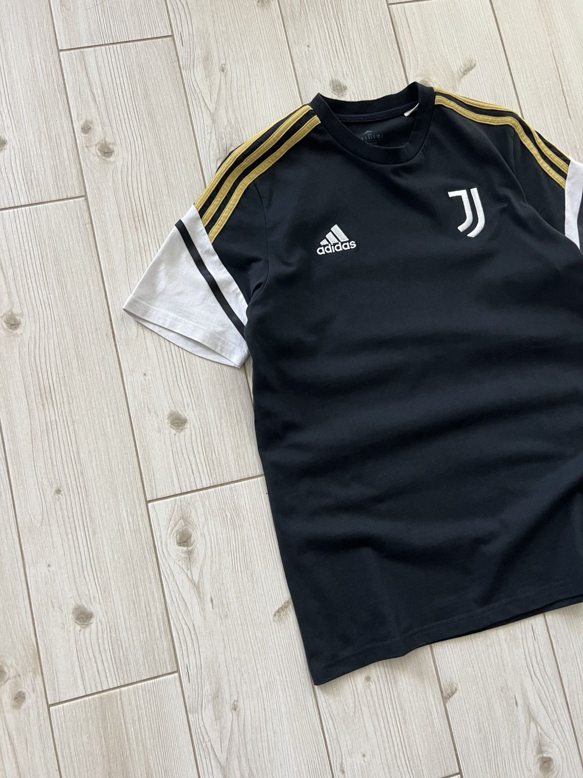Adidas Juventus 2022/23 Training Football Shirt Jersey Adidas Men Size US M / EU 48-50 / 2 - 4 Thumbnail