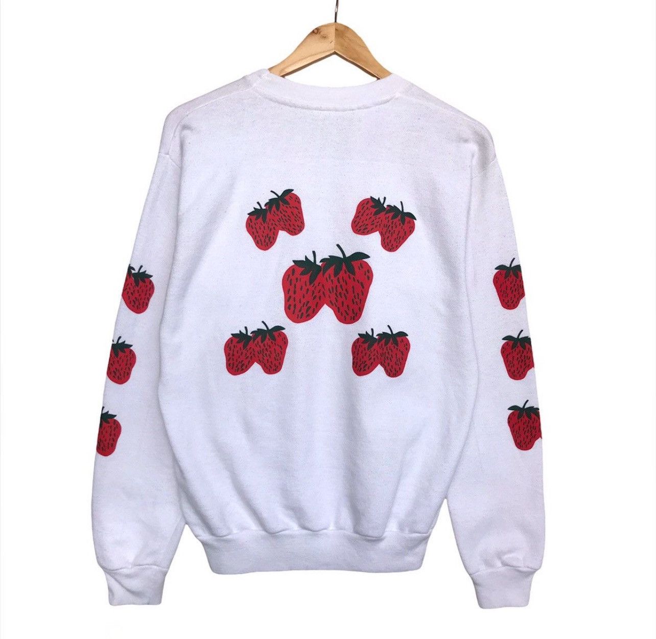Vintage Vintage 90s Art Allover Strawberry Sweatshirt Medium Size US S / EU 44-46 / 1 - 2 Thumbnail
