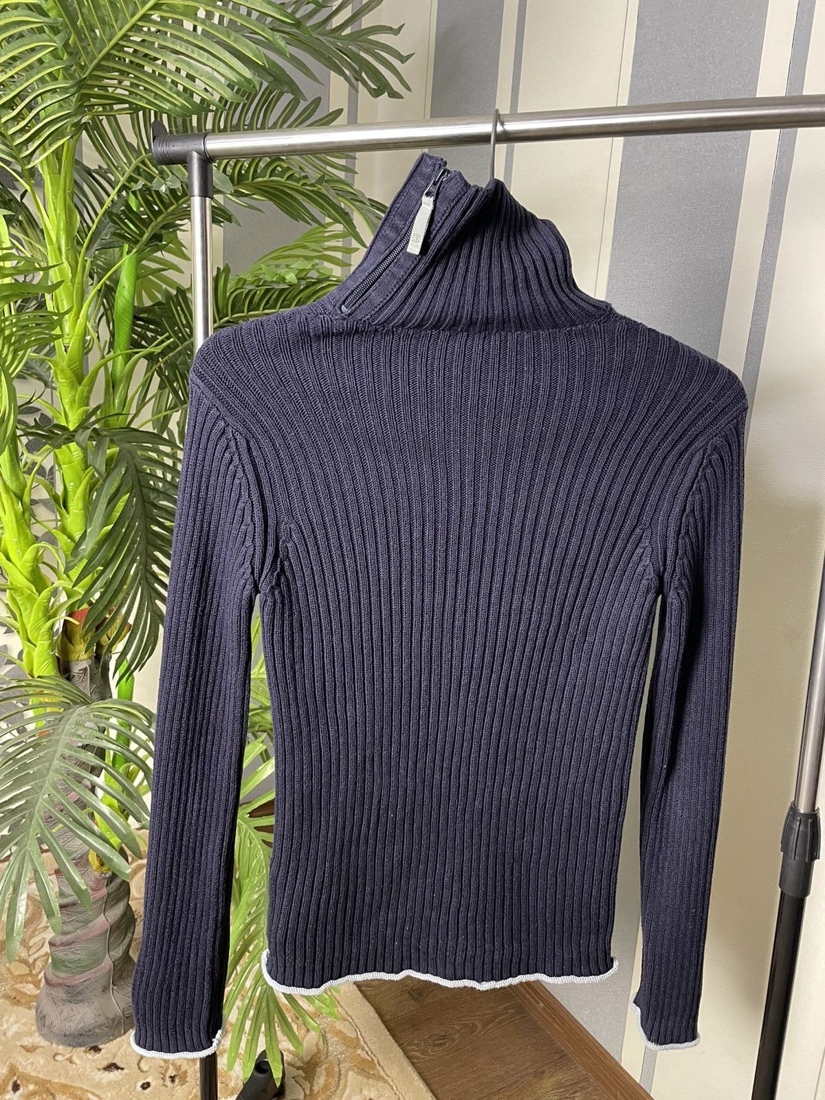 Armani Vintage Armani Jeans Knit Sweater Sleeve Patch Logo Size M Size US M / EU 48-50 / 2 - 2 Thumbnail