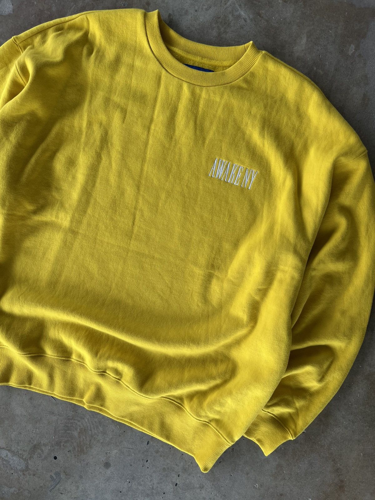 Awake NY RARE AWAKE NY Yellow Essential Sweatshirt Crewneck Size US L / EU 52-54 / 3 - 3 Thumbnail
