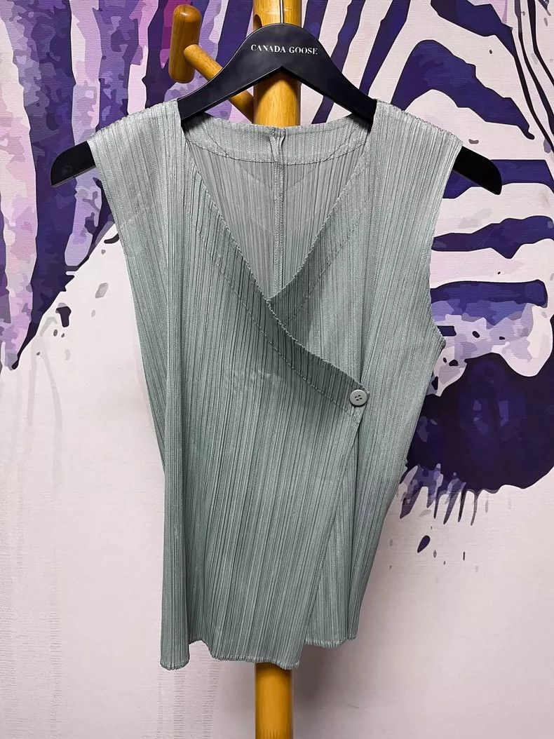 Issey Miyake issey miyake size:3 Grayish-green vest Size XXS / US 00 / IT 34 - 1 Thumbnail