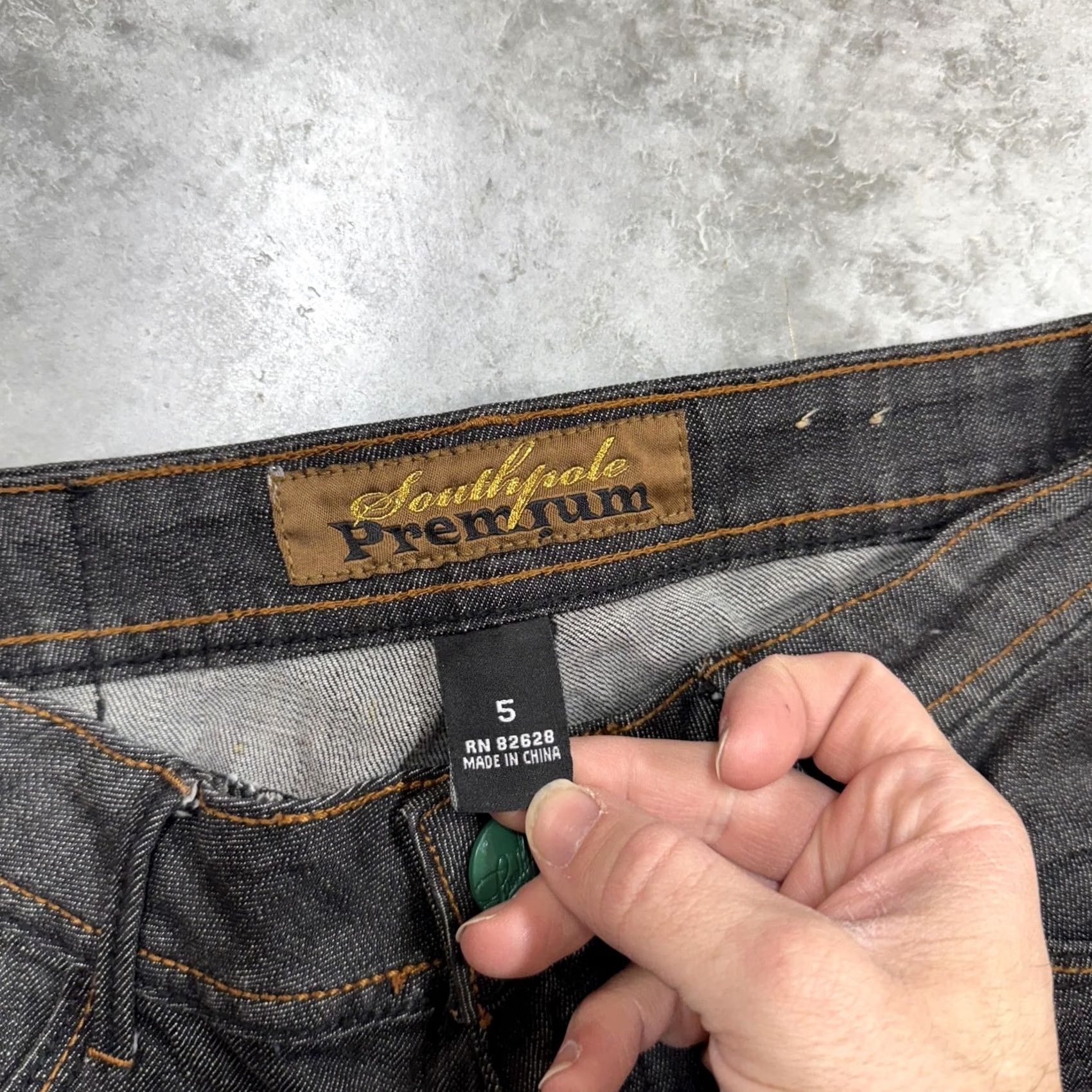 Southpole Southpole Jeans Womens 5 Dark Wash Skinny Embellished Back Pockets Denim Gray 28in Charcoal Wash Slim Vintage No? Size 27" / US 4 / IT 40 - 4 Thumbnail