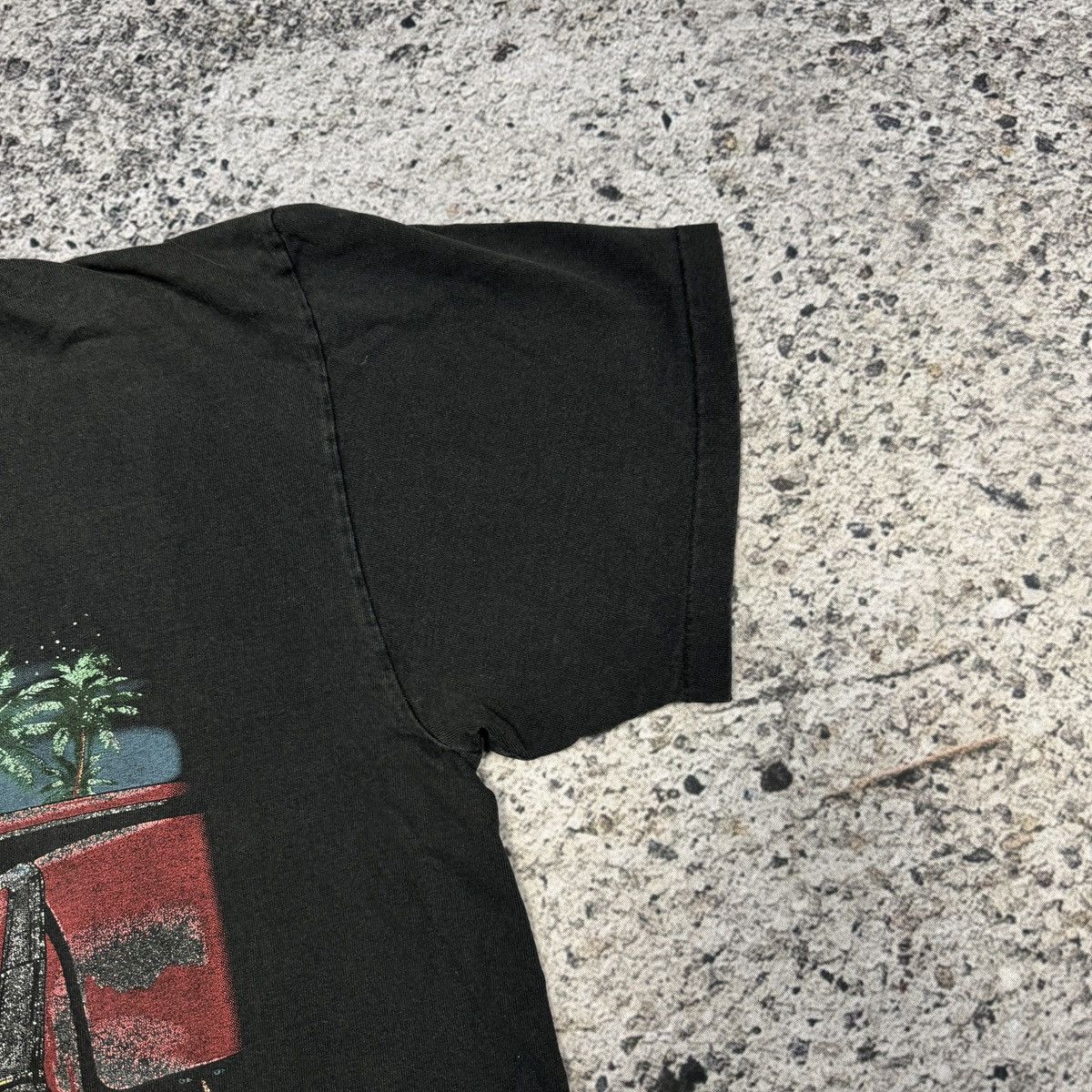 Vintage VINTAGE 90s FADED BEL AIR CAR SINGLE STITCH TEE Size US L / EU 52-54 / 3 - 5 Thumbnail