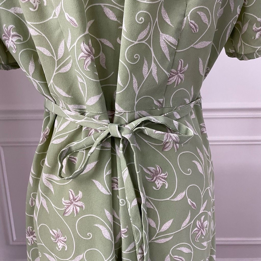 Vintage Vintage 90s Jaclyn Smith, Prairie Shirt Dress Sage Green Tie Size M / US 6-8 / IT 42-44 - 8 Thumbnail