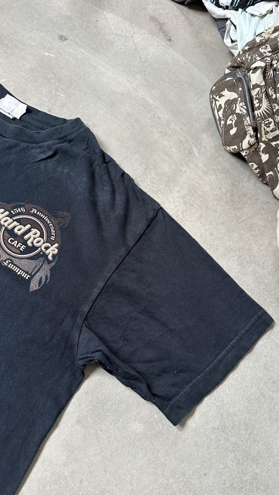 Hard Rock Cafe VINTAGE HARD ROCK KUALA LUMPUR DESTINATION TEE Size US L / EU 52-54 / 3 - 4 Thumbnail