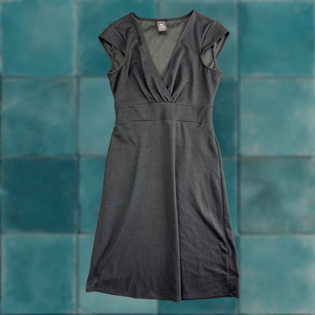 Vintage REI Cap Sleeve Dress Women's XS Black Pleated V-Neck Pocket A-Line Knit Polyester Spandex Casual Size XS / US 0-2 / IT 36-38 - 1 Thumbnail