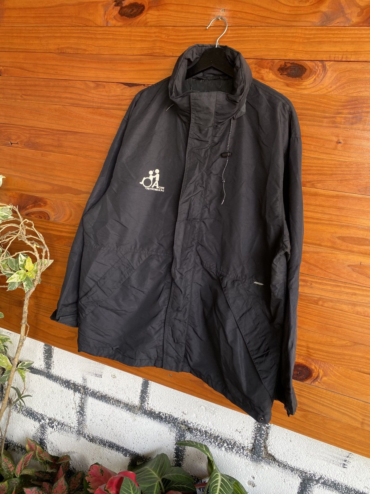 Vintage Vintage REDSKINS Active Network NPO Black Hooded Jacket |l Size US XL / EU 56 / 4 - 4 Thumbnail