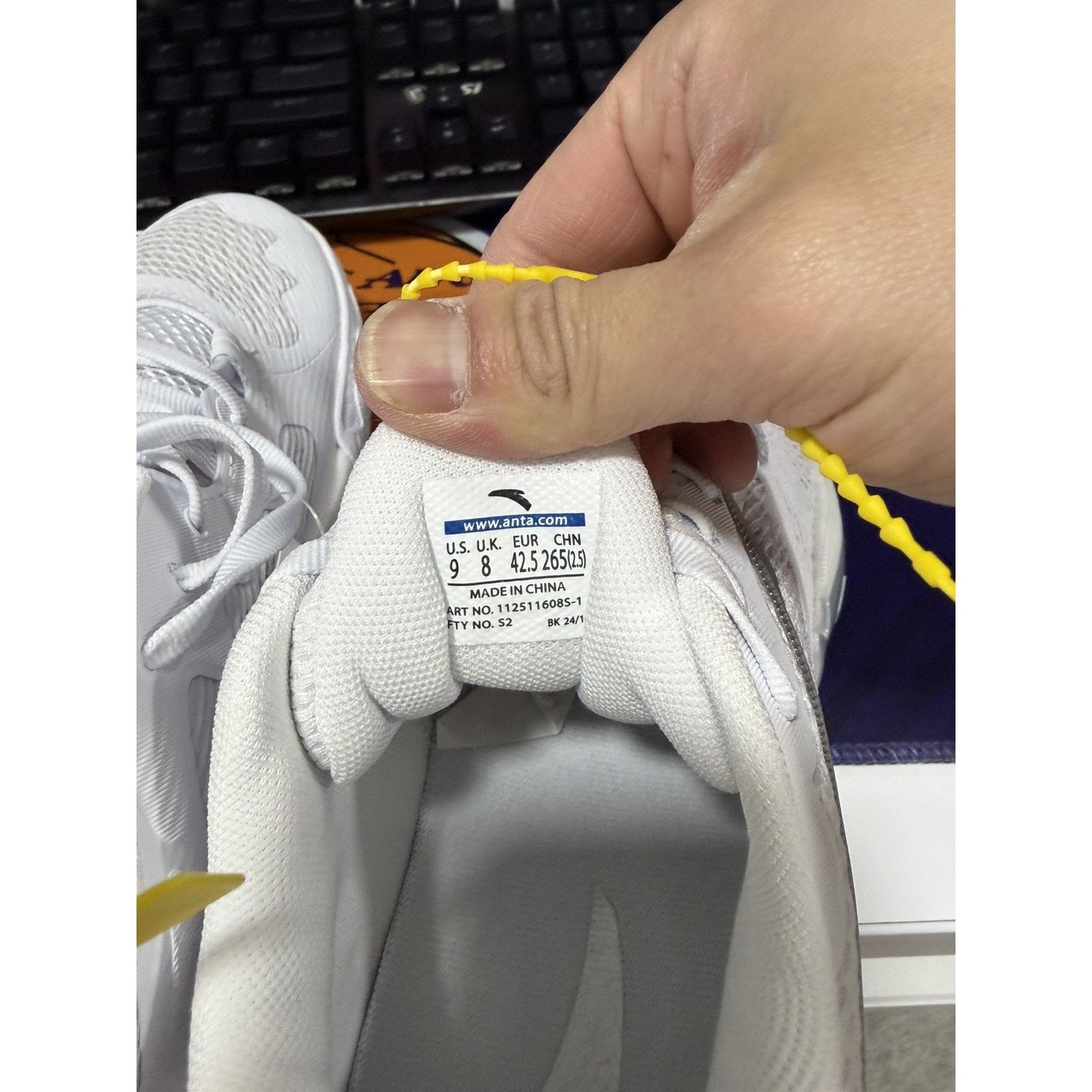 Other Size 9 Mens, ANTA Shock Wave 5 White - Kyrie Irving Size US 9 / EU 42 - 6 Thumbnail