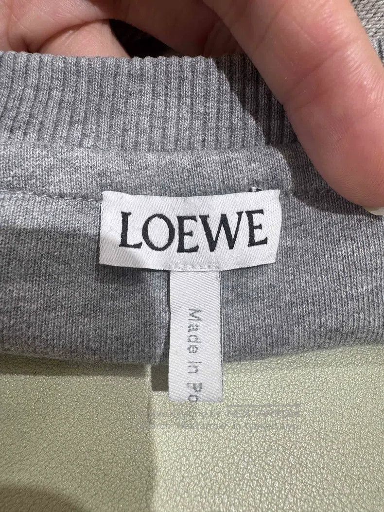 Loewe Loewe Classic Reversible Letter Logo Hoodie for Women Size L / US 10 / IT 46 - 8 Thumbnail