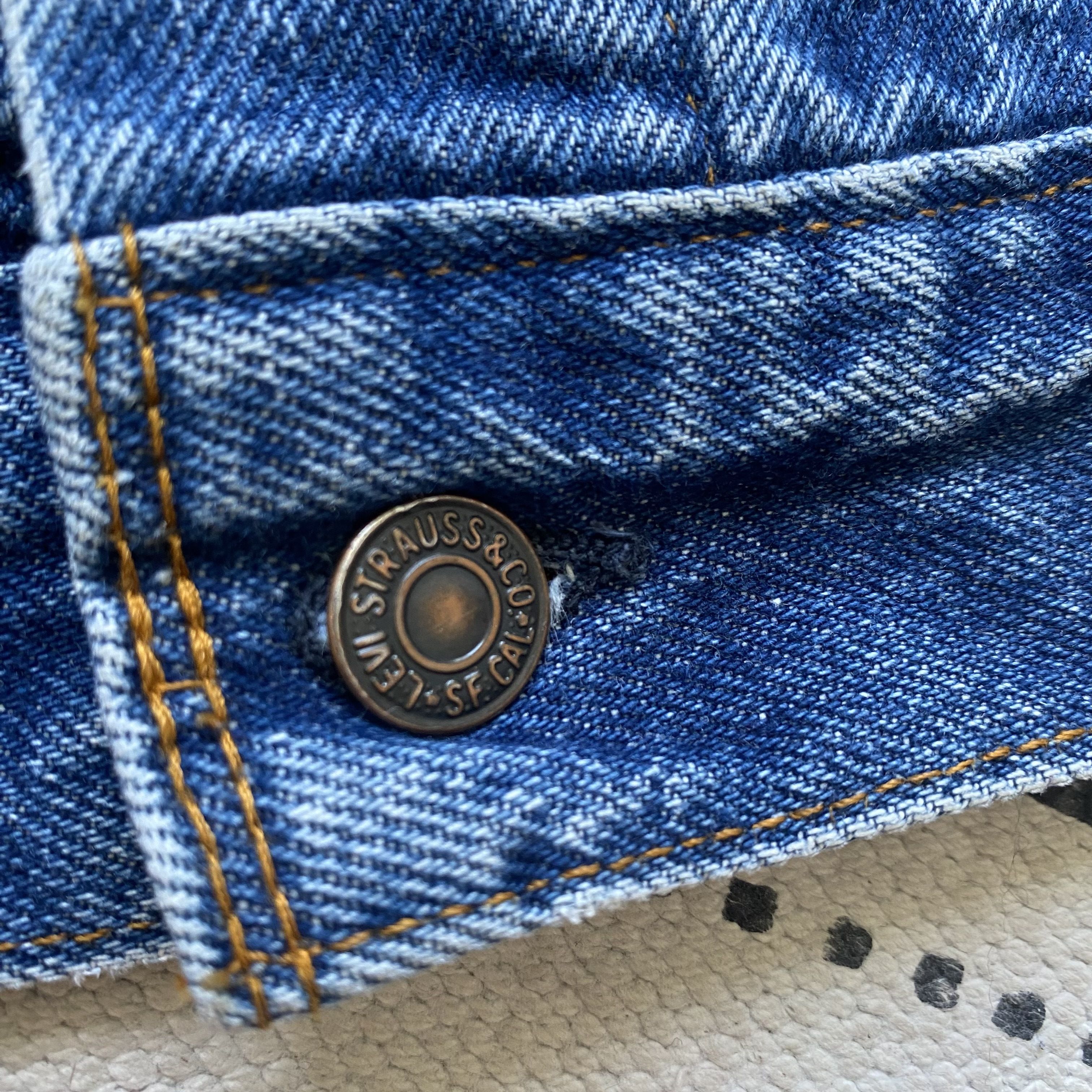 Levi's Vintage Clothing Vintage Levis denim Vest Jacket jeans Plaid lining Size US M / EU 48-50 / 2 - 7 Thumbnail