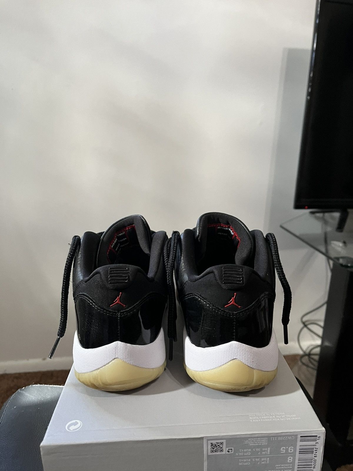 Jordan Brand Air Jordan 11 Retro Low Size US 8 / EU 41 - 2 Thumbnail
