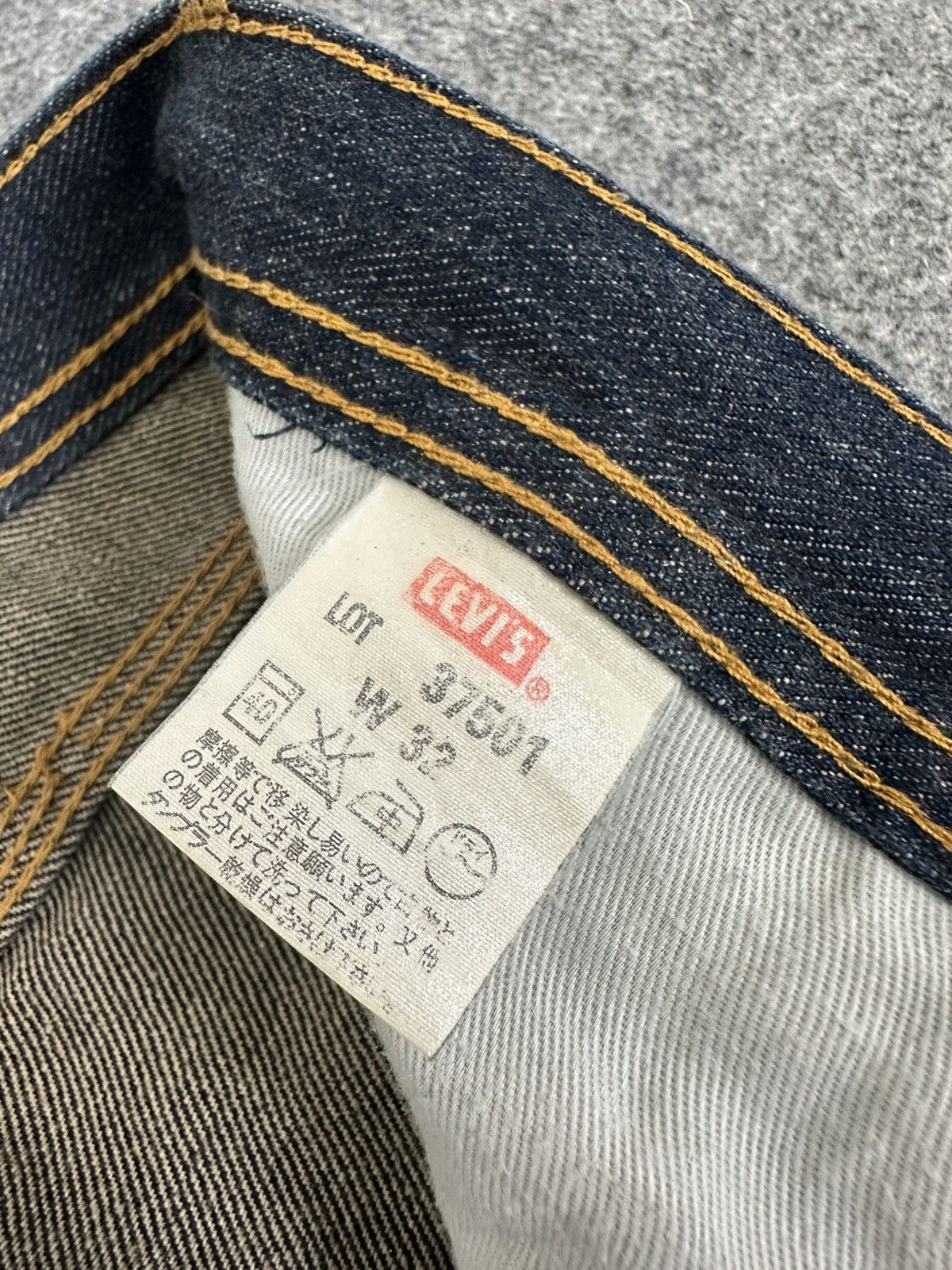 Levi's × Vintage Levi’s- Vintage 501 Buckley Back Indigo Big E Selvedge Jeans Size US 32 / EU 48 - 16 Thumbnail