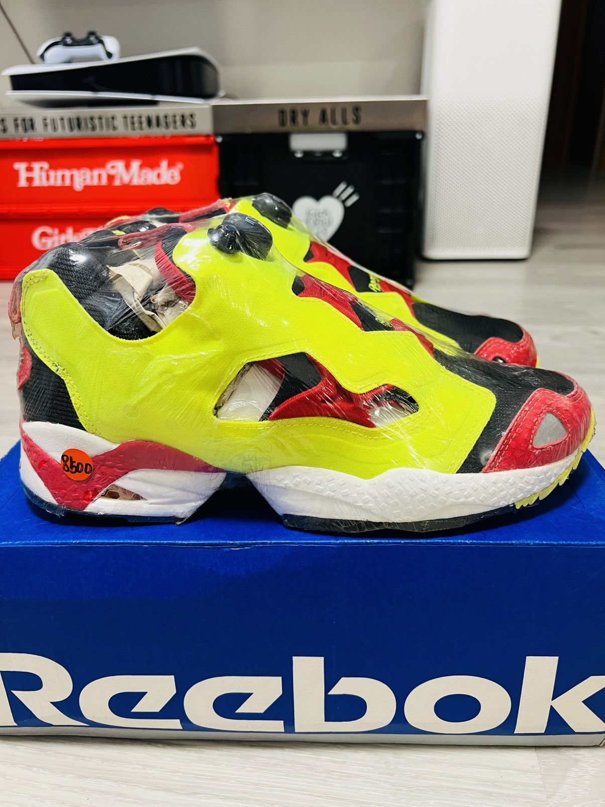 Reebok Rare 1998 Reebok Instapump Fury OG Jackie Chen Dragon /999 Size US 10 / EU 43 - 4 Thumbnail