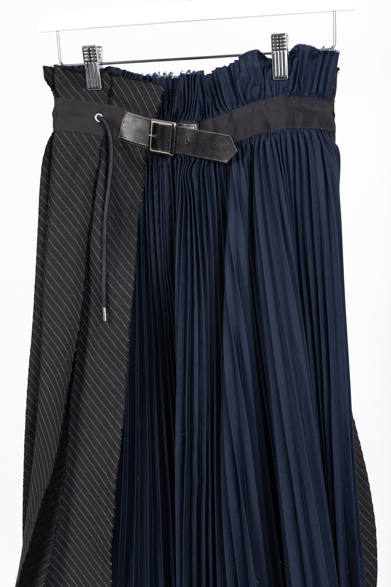 Sacai Sacai Black & Navy Pinstripe Docking Pleated Skirt Size 28" / US 6 / IT 42 - 3 Thumbnail