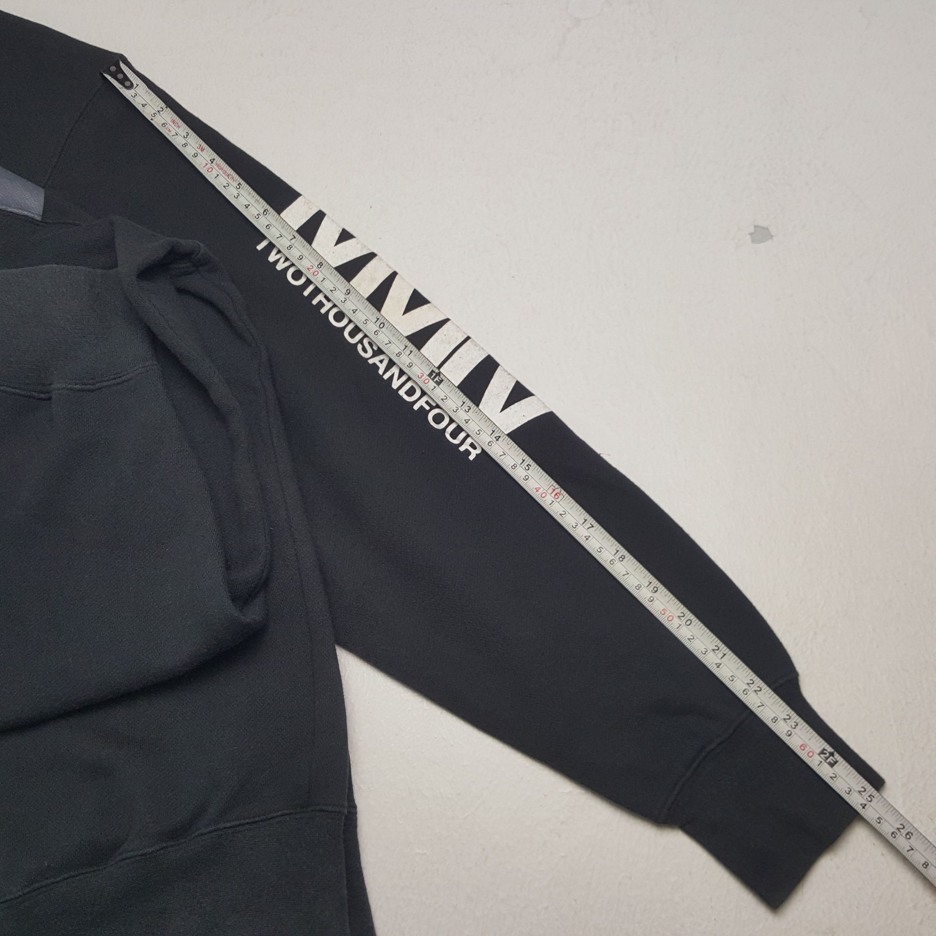 Nike × Vintage Vintage NIKE MMIV Twothousandfour Sport Style Sweatshirt Size US L / EU 52-54 / 3 - 7 Thumbnail