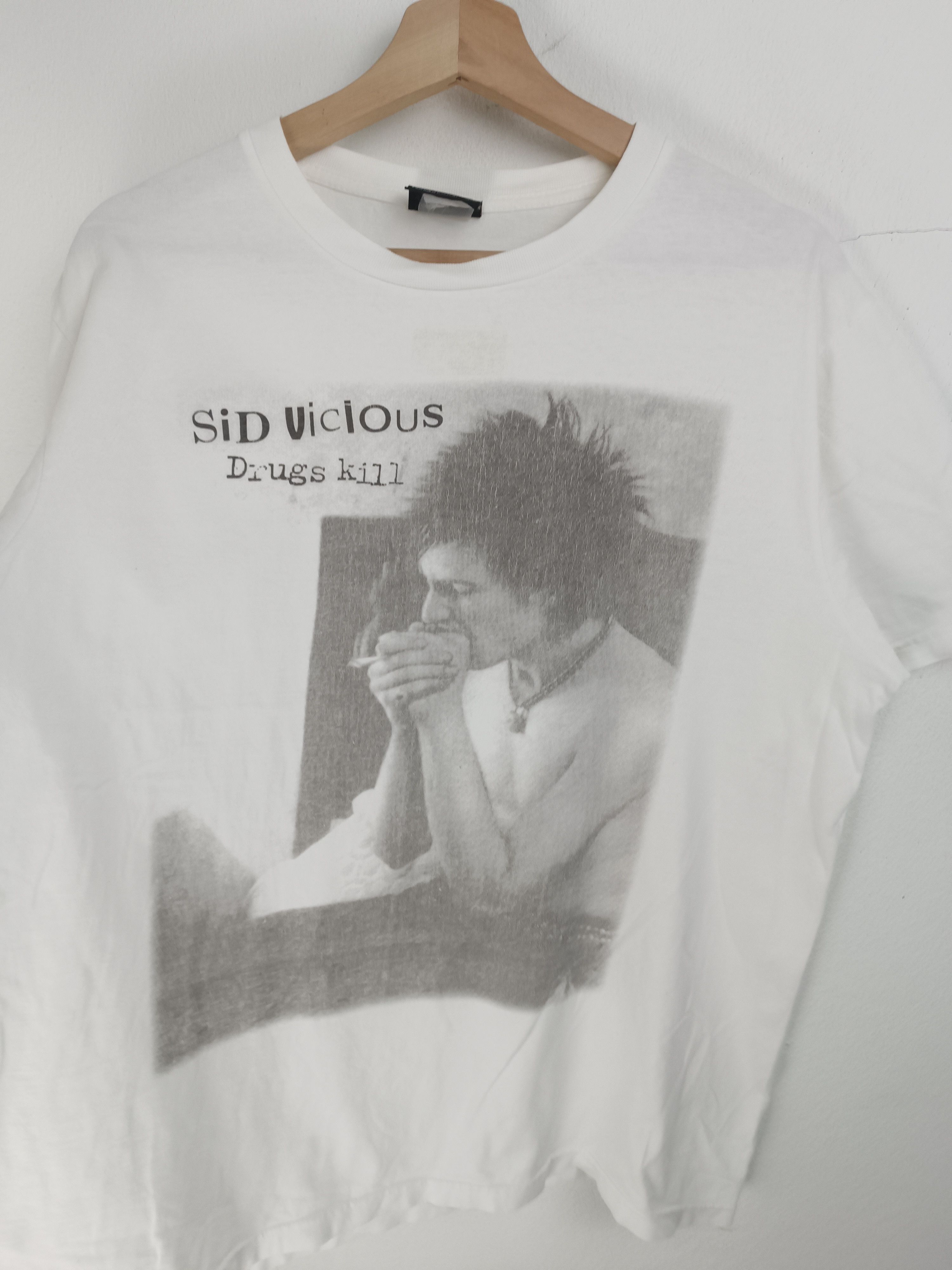 Band Tees VINTAGE 2000s SEX PISTOLS SID VICIOUS VIVIENNE PUNK CLASH Size US L / EU 52-54 / 3 - 9 Thumbnail