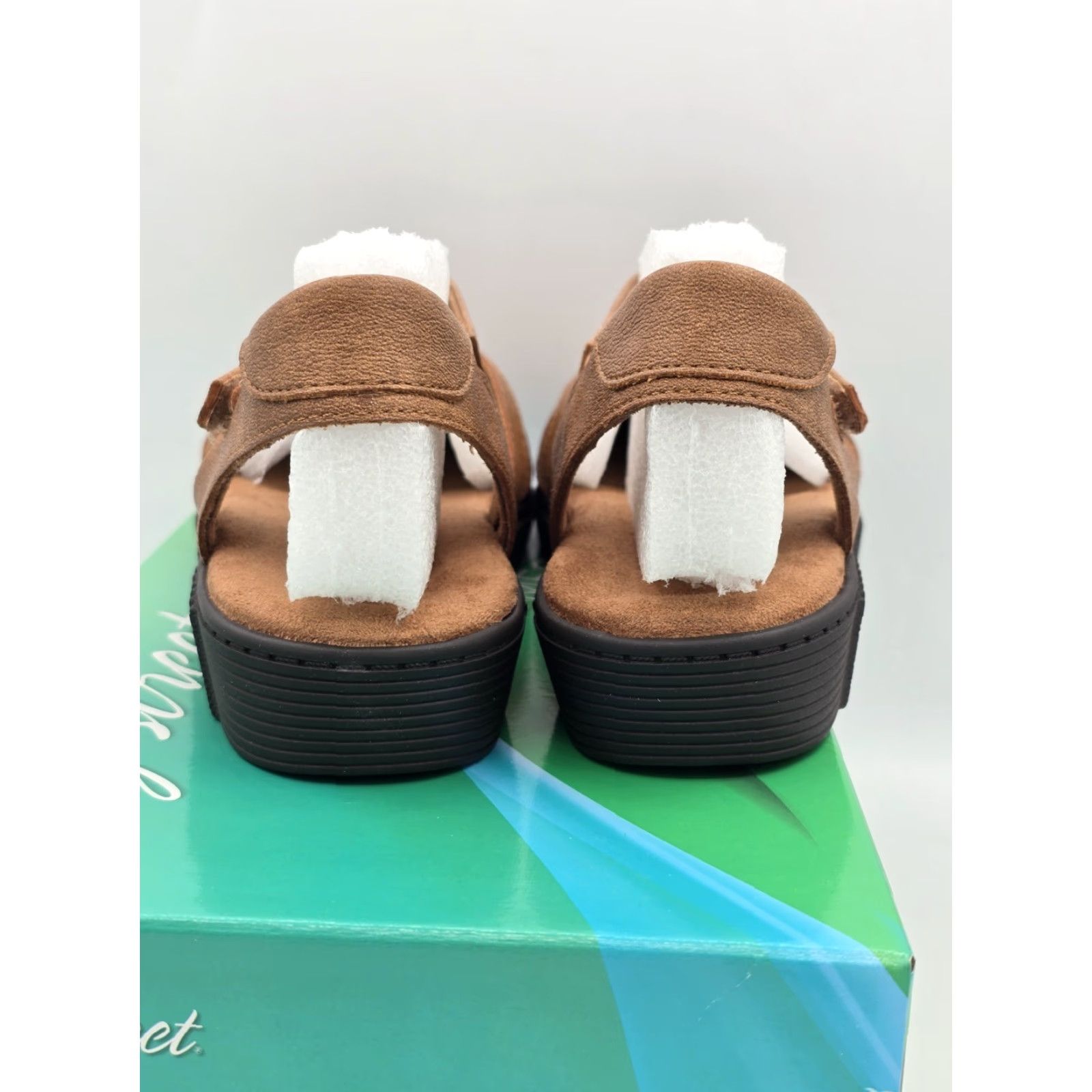 Vintage Easy Street Hue Women's Slip On Tan Sz 6 M - Tan Flat Casual Shoe Adult Female Size 6 M Leather-Look Synthetic Loafers & Moccasins Women Size US 6 / IT 36 - 7 Thumbnail