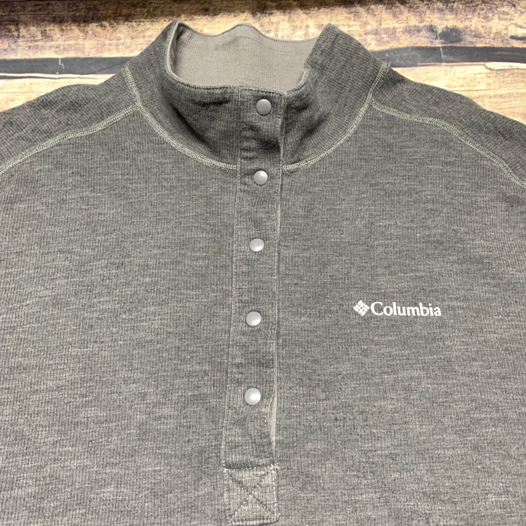 Logo 7 Columbia Mens Shirt XL Gray 1/4 Snap Pullover Classic Fit Activewear Regular Size Size US XL / EU 56 / 4 - 2 Thumbnail