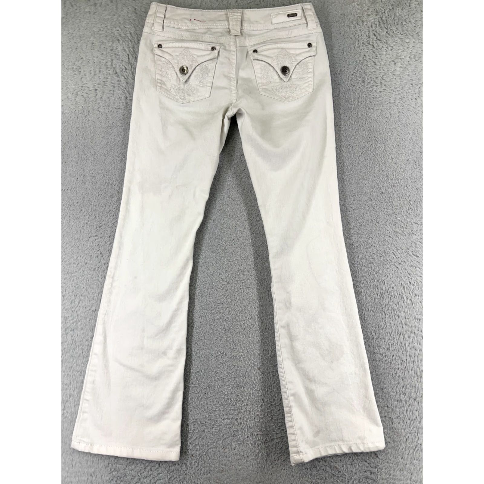 Vintage Candies Jeans Womens 7 White Denim Flared Embroidered Fleur De Lis Aztec Logo 5-Pocket Regular Jeans Womens Accessories Size 28" / US 6 / IT 42 - 2 Thumbnail