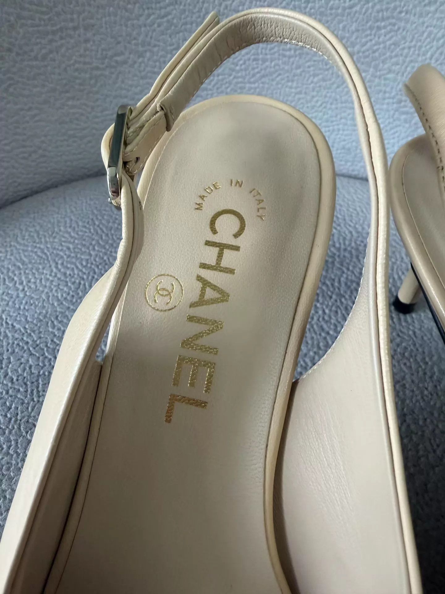 Chanel Chanel Kitten Heels Pointed Toe Beige/Black Leather 36.5 Size US 6 / IT 36 - 3 Thumbnail