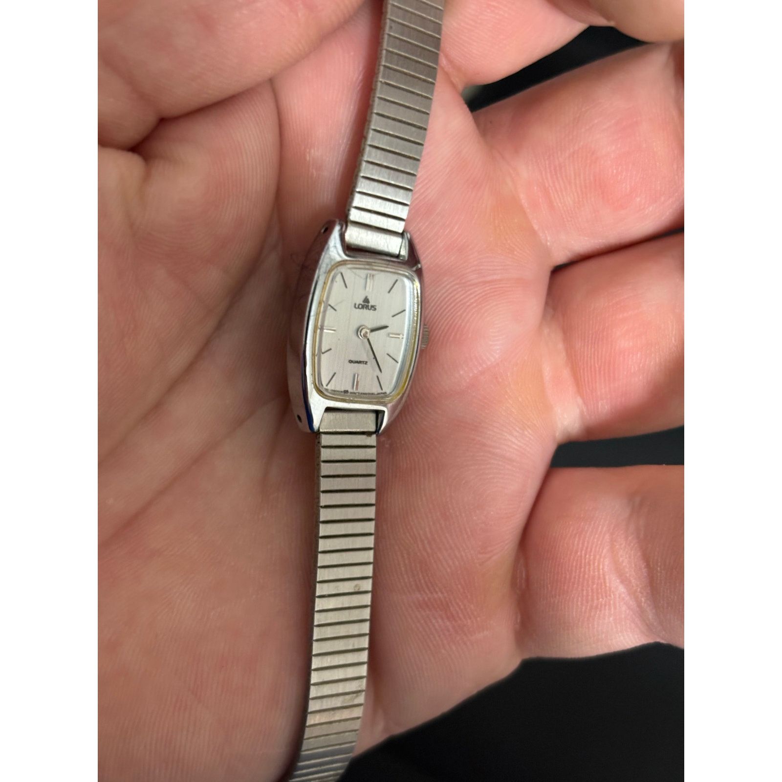 (di)vision Vintage Lorus V235-5060 Silver Tone Womens Watch. New Batt. Size ONE SIZE - 3 Thumbnail