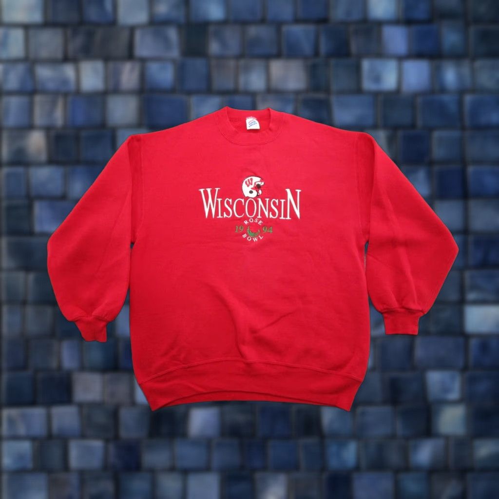 Jerzees VINTAGE Wisconsin Badgers Rose Bowl Embroidered Sweatshirt Size L USA Made Sweatshirt Mens Red 1994 Embroidered USA Rose Bowl Size US L / EU 52-54 / 3 - 1 Thumbnail