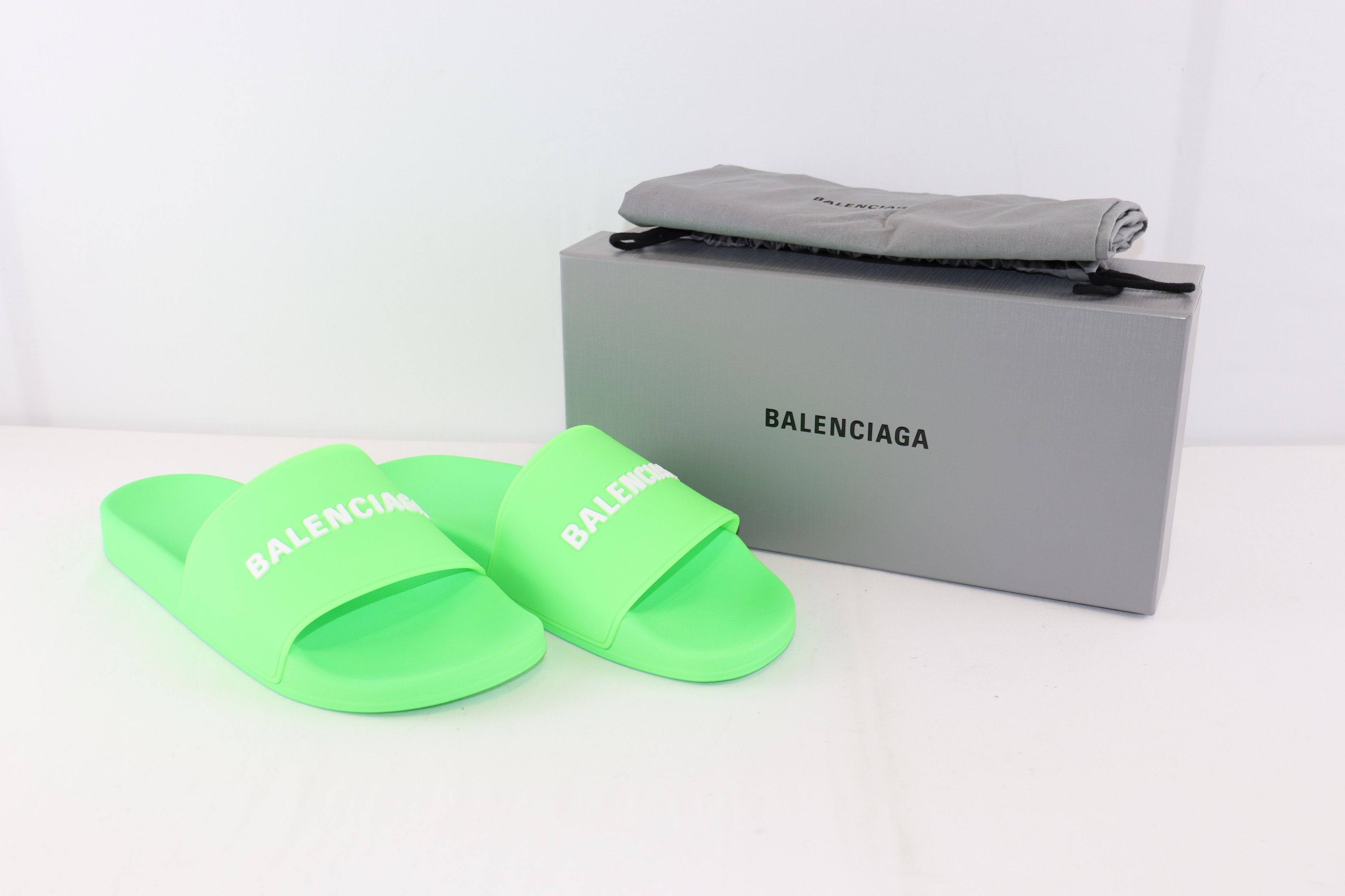 Balenciaga o1rshd1 Rubber Logo Slides in Green Size US 12 / EU 45 - 9 Thumbnail