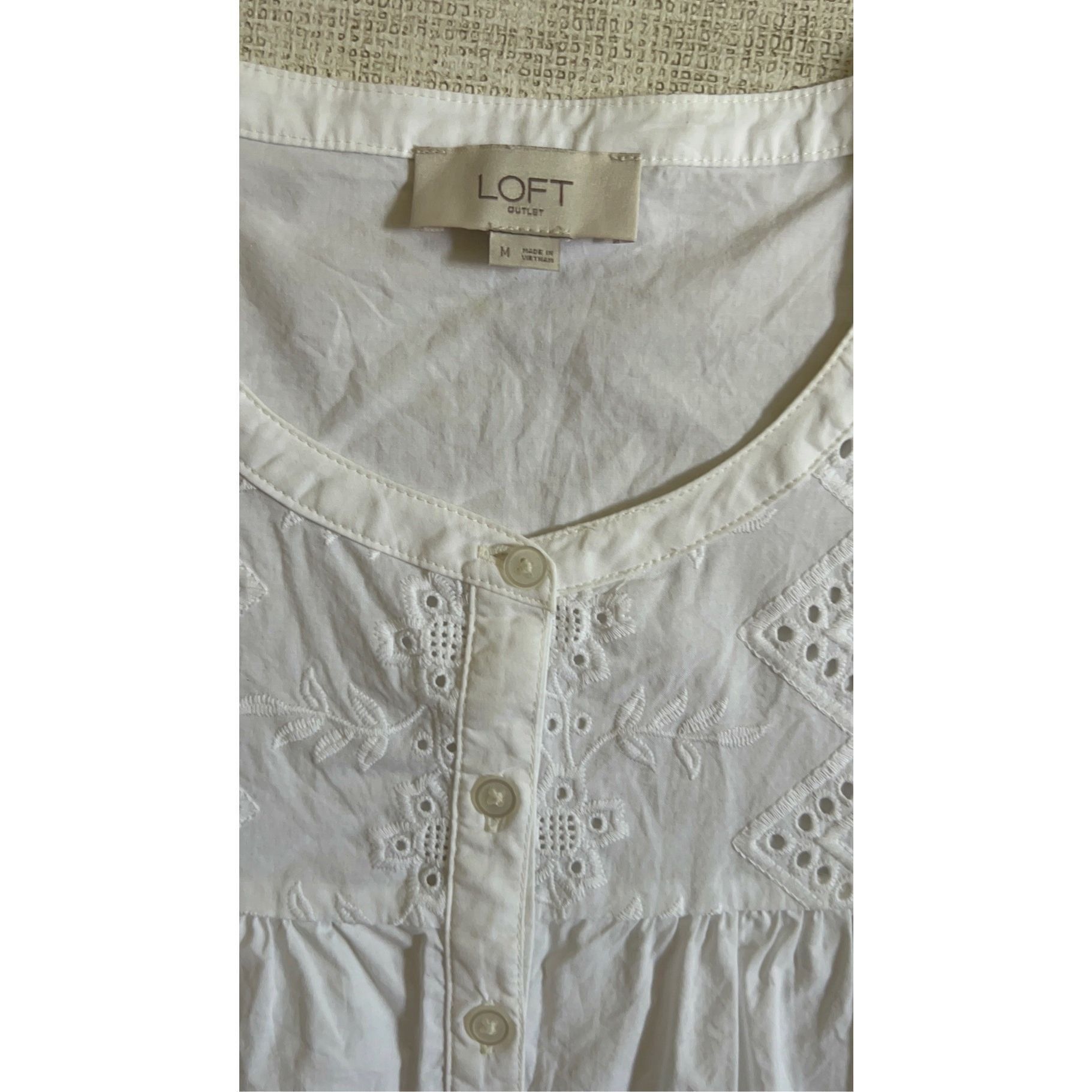 Ann Taylor LOFT Anne Taylor white blouse size M Size M / US 6-8 / IT 42-44 - 4 Thumbnail