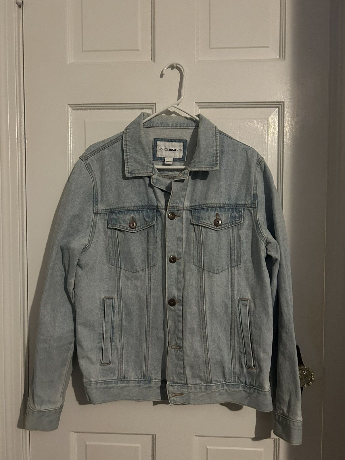 Fashion Nova Light Denim Jacket Size US L / EU 52-54 / 3 - 1 Thumbnail