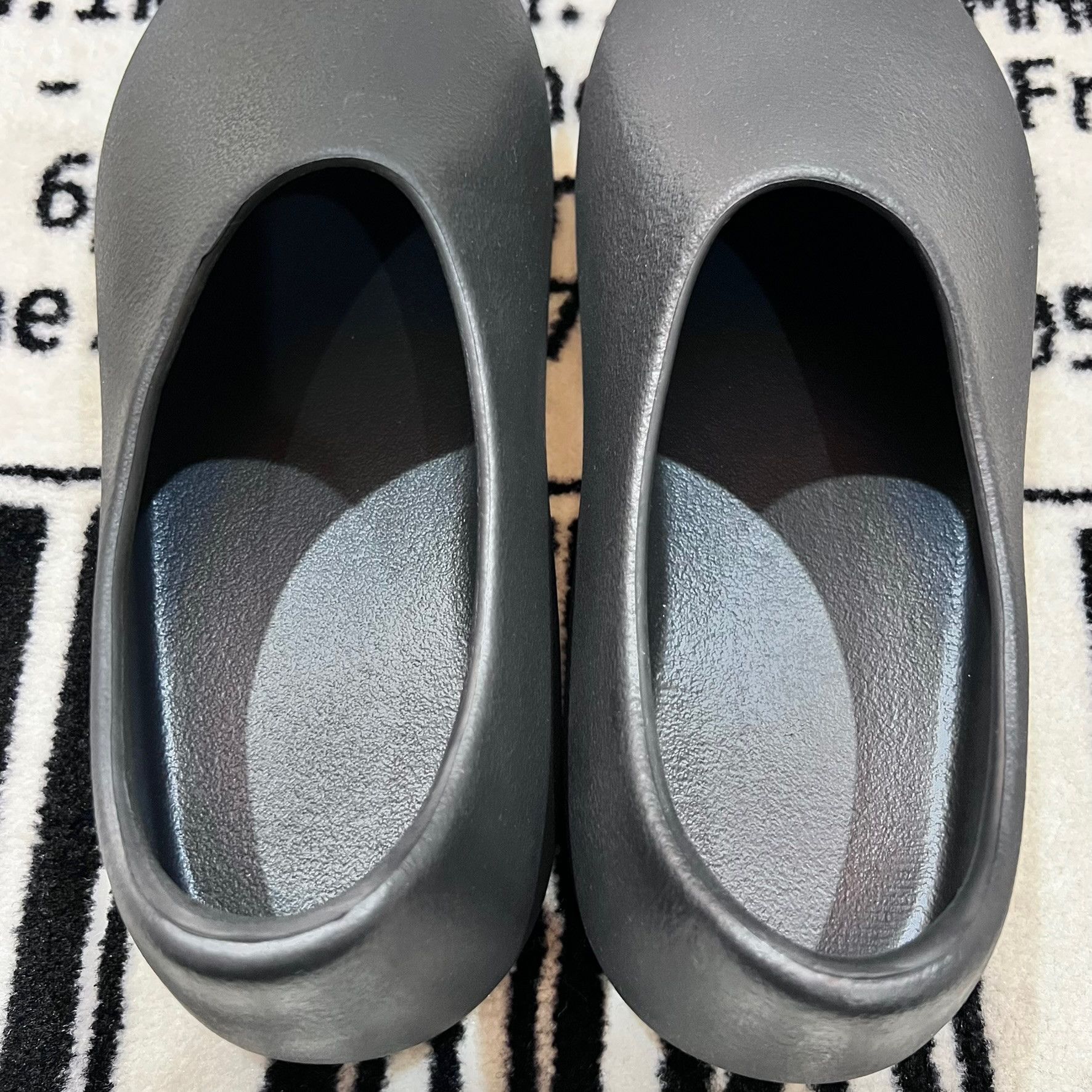 Yeezy Yeezy Rubber Slip On Shoes - Black Size 10us. Size US 10 / EU 43 - 6 Thumbnail