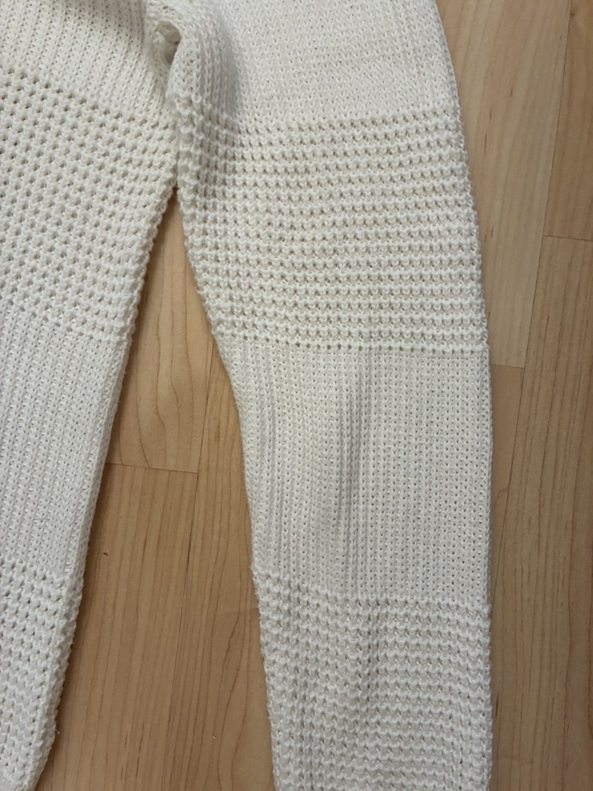 Sandro Mens Large Sandro Ribbed knit white sweater Size US L / EU 52-54 / 3 - 4 Thumbnail
