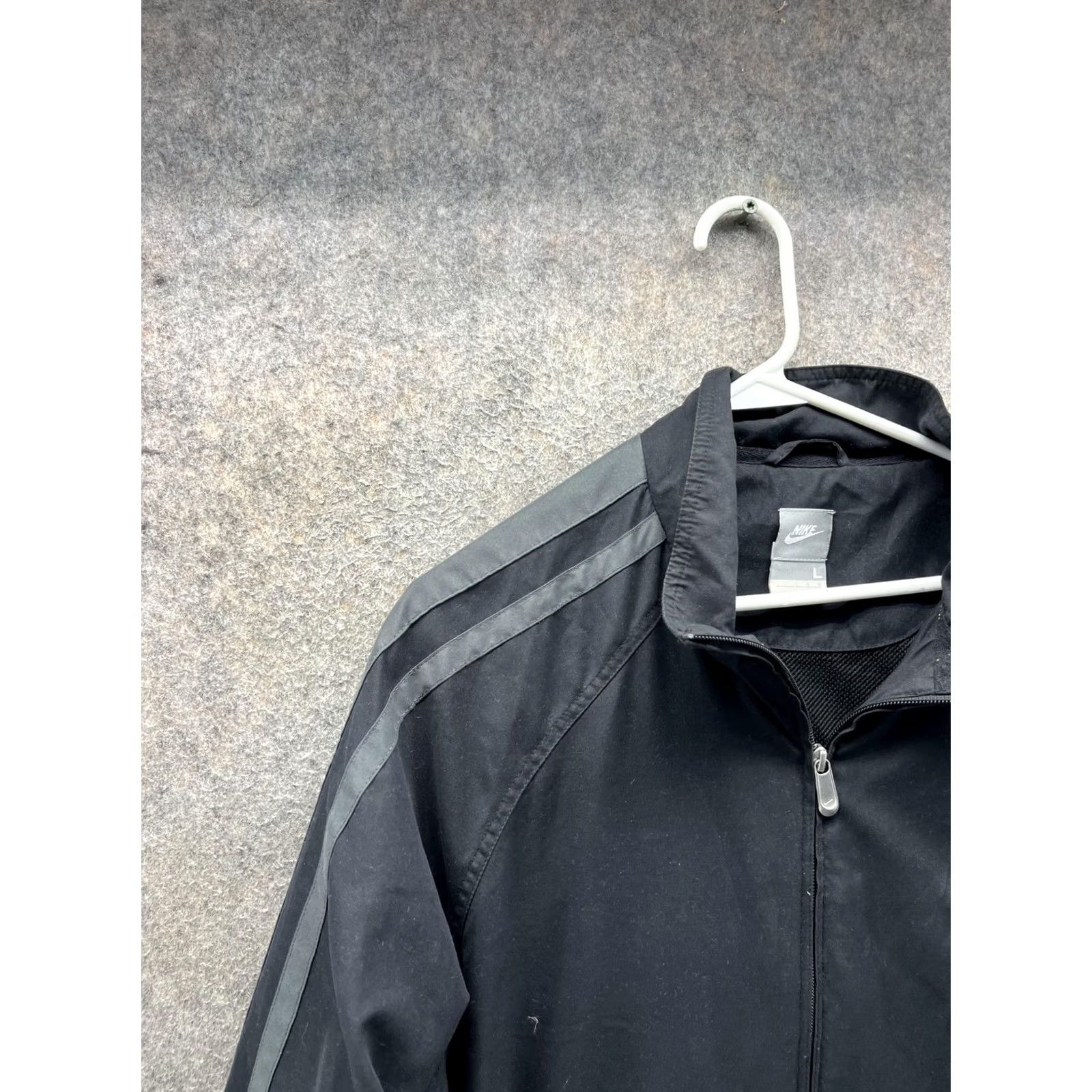 Nike VINTAGE Nike Windbreaker Jacket Men Large Black Full Zip Lined Athletic Track Size US L / EU 52-54 / 3 - 7 Thumbnail