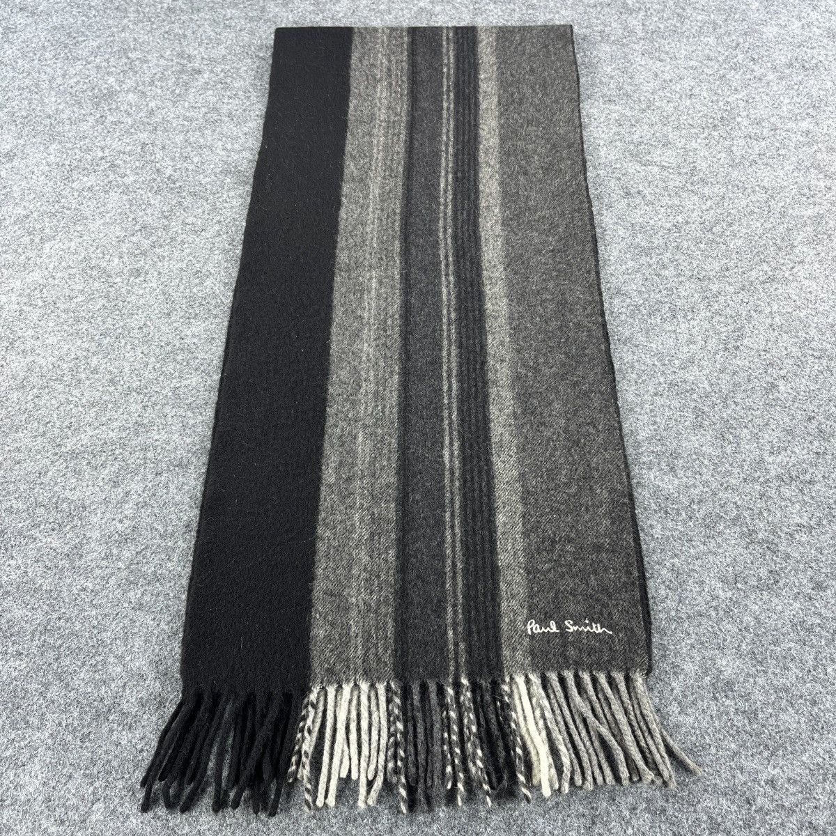 Paul Smith Paul Smith Scarf / Muffler / Neckwear T1380 Size ONE SIZE - 1 Thumbnail