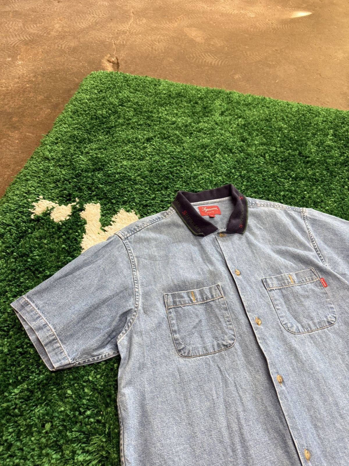 Supreme Supreme Logo Rib Collar Denim Shirt Sz. Medium SS17 Size US M / EU 48-50 / 2 - 3 Thumbnail