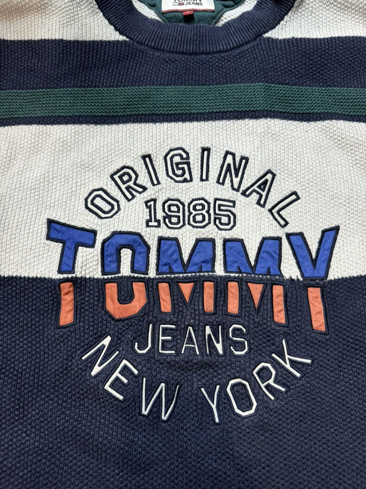 Tommy Hilfiger × Vintage Vintage Y2K Tommy Hilfiger Embroidered Logo Knitted Sweater Size US S / EU 44-46 / 1 - 4 Thumbnail