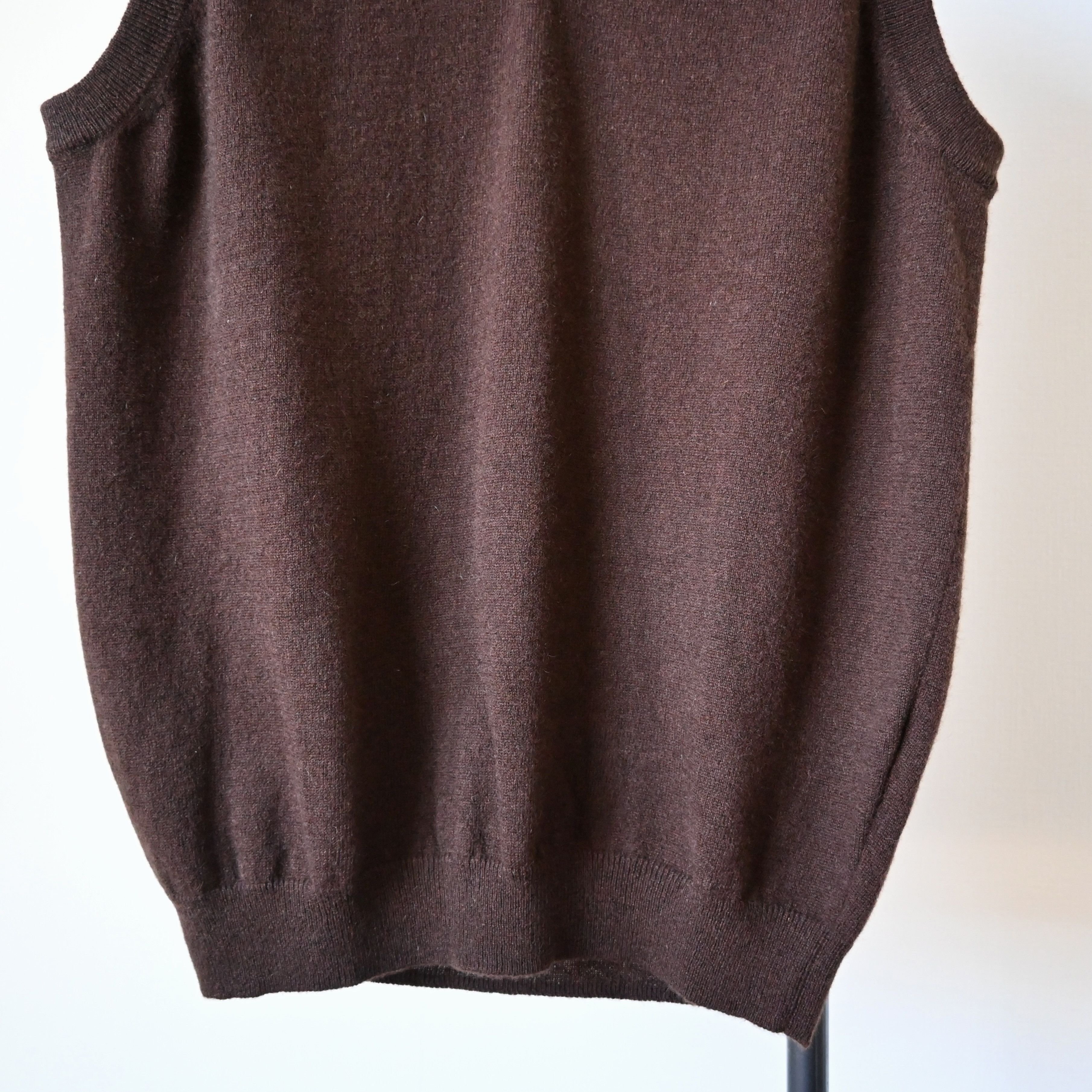 Japanese Brand DEADSTOCK, 2000s pure cashmere knit vest, chocolate brown, M Size US M / EU 48-50 / 2 - 7 Thumbnail