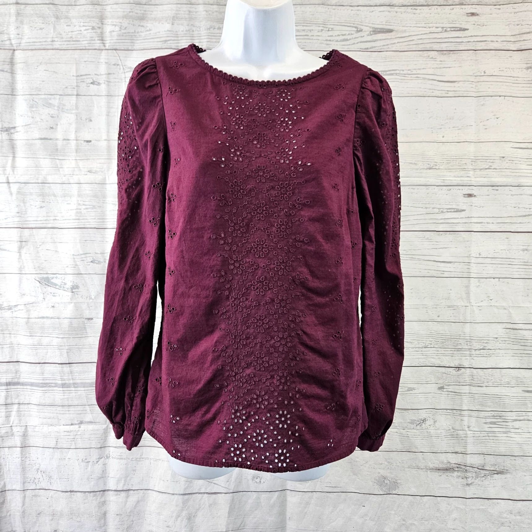 Gap VINTAGE Gap Womens Eyelet Top Sz XS Burgundy Long Sleeve Cotton Size XS / US 0-2 / IT 36-38 - 2 Thumbnail