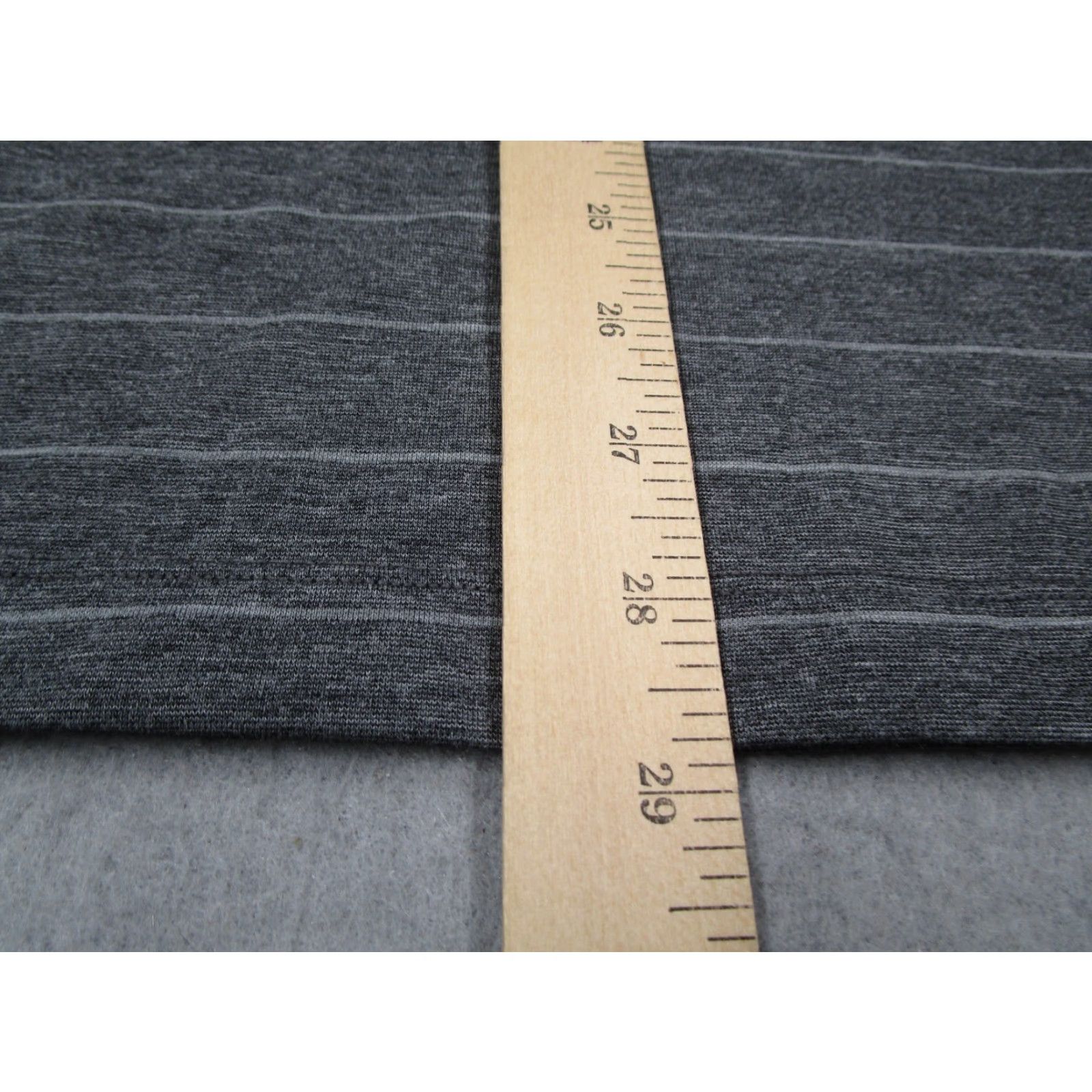 Lululemon Lululemon Men's Gray Striped Short Sleeve V Neck Performance Tee Shirt Large Size US L / EU 52-54 / 3 - 6 Thumbnail
