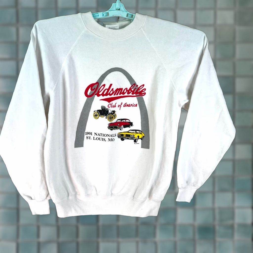 Hanes VINTAGE Oldsmobile Club of America St Louis National 1991 Adult Size L Hanes Tag Sweatshirt Crew Neck Pullover Logo Graphic Print 90s USA Men Size US L / EU 52-54 / 3 - 1 Thumbnail